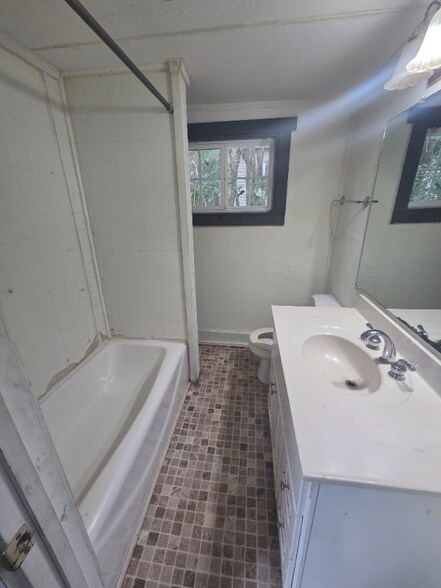 Building Photo - 801 S 7th St