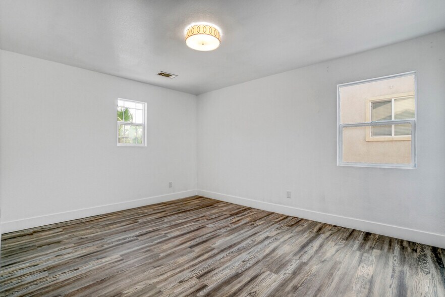 Building Photo - 3500 Desert Oak Dr