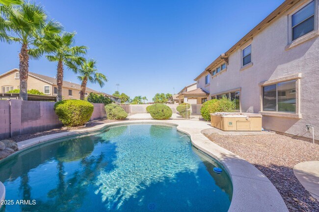Building Photo - 18546 E Oak Hill Ln