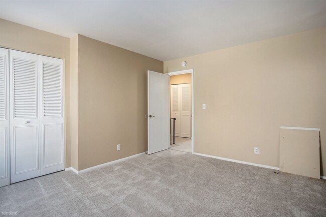 Building Photo - 2 br, 1.5 bath Condo - 3577 Kenbrooke Ct