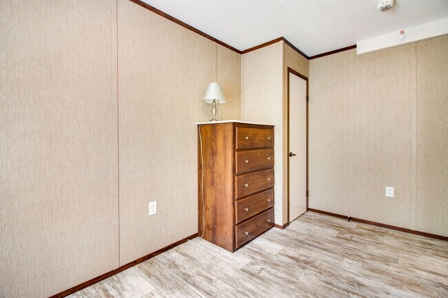 Building Photo - 396 Peachtree Cir