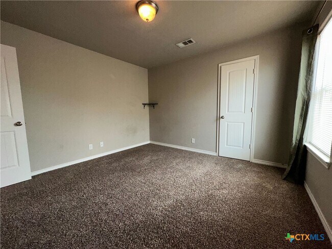 Building Photo - 2702 Montague County Dr