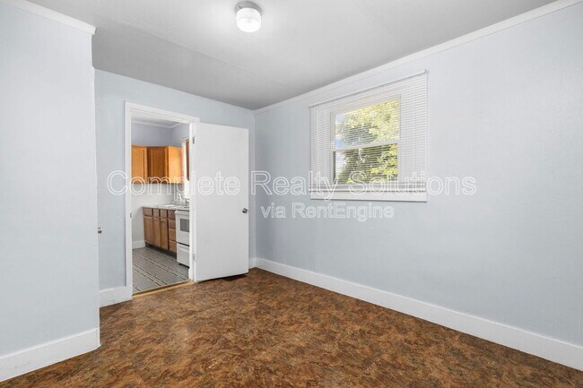 Building Photo - 8896 Alva Ave