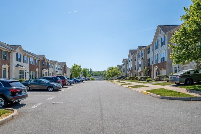 Building Photo - 1992 Asheville Dr
