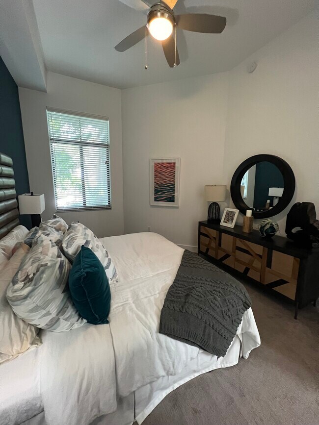 Building Photo - 10014 NW 88th Ter