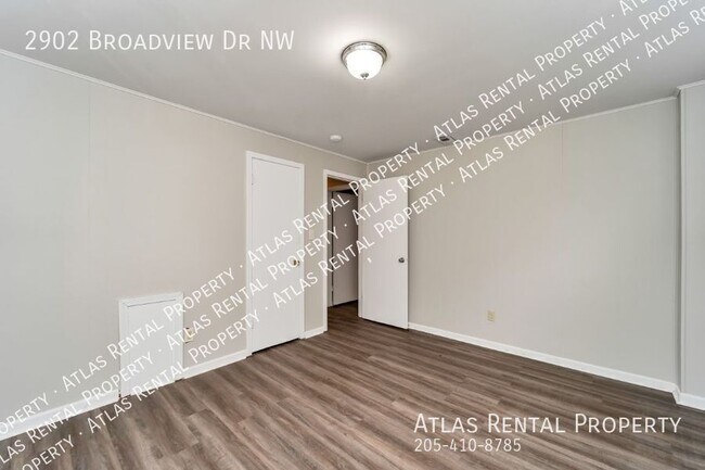 Building Photo - 2902 Broadview Dr NW