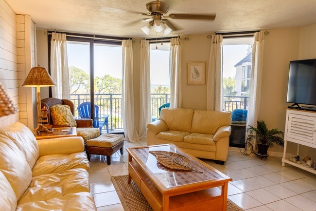 Building Photo - 7600 Palmetto Dr