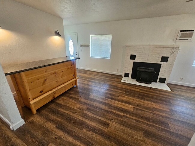 Building Photo - Home for Rent in Corning! 2 Bedroom 1 Bathroom PLUS Bonus Room