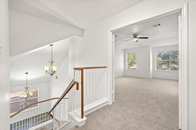 Building Photo - 15423 Quinley Dr