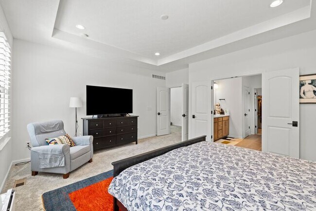 Building Photo - 8190 Smiths Cir