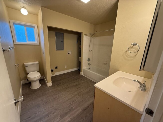 Building Photo - Large Lot 3Bd/2Ba in North Image!