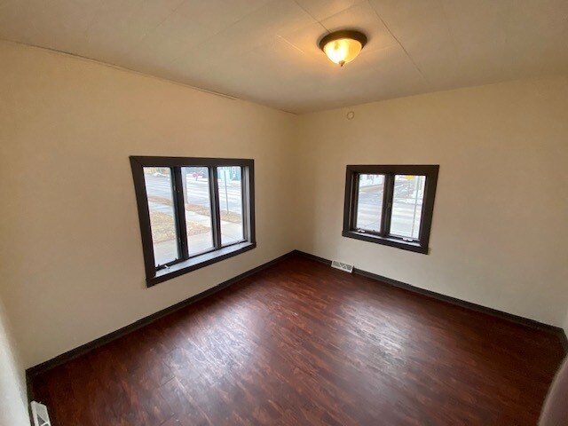 Building Photo - 713 Jackson St