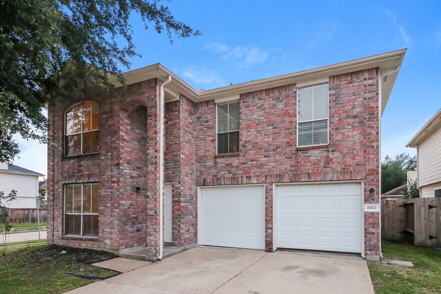 Building Photo - 8903 Westplace Dr