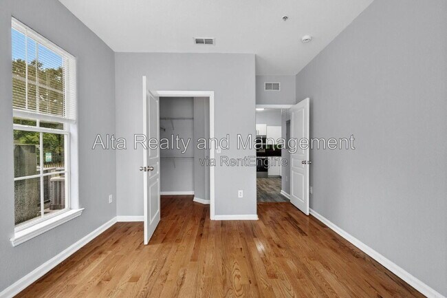 Building Photo - 8290 Gate Pkwy W
