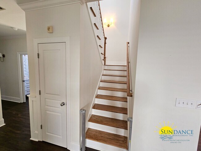 Building Photo - 360 Tradewinds Dr