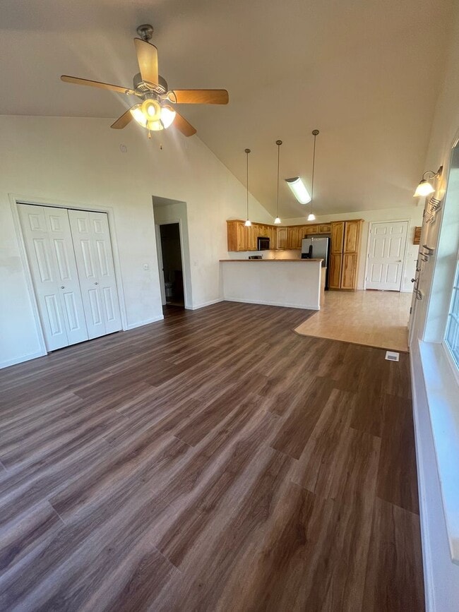 Building Photo - Ranch style 3bedroom/2 bathroom with an Oversized two car garage +giant carport!  Large private l...