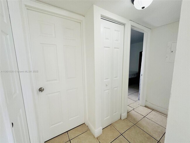 Building Photo - 3037 NW 118th Dr