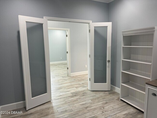 Building Photo - 432 Good Life Wy