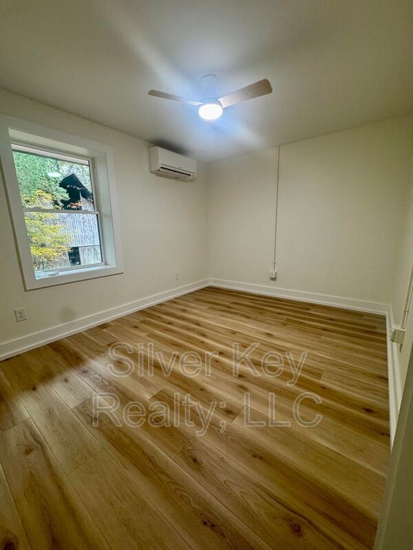 Building Photo - 2113 W Madison Ave