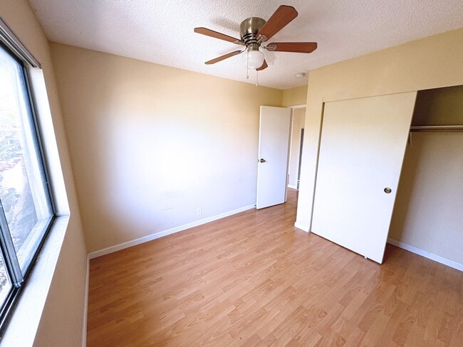 Building Photo - Franklin Vista Apartments