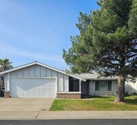 Building Photo - UPDATED 4 BED HOME IN SACRAMENTO!! $500 OFF MOVE-IN SPECIAL!