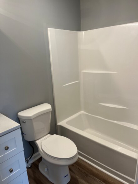 Building Photo - 1134 Simpson St