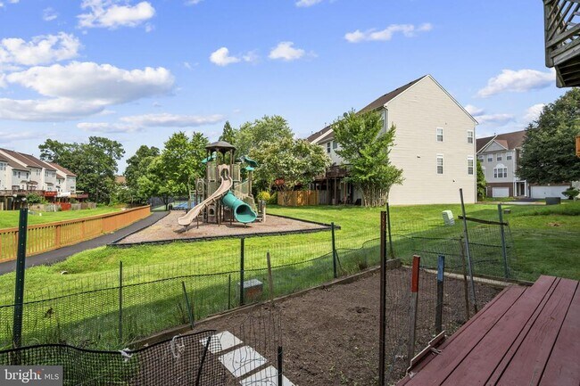 Building Photo - 6147 Early Autumn Dr