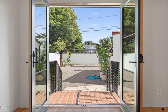 Building Photo - 622 S Evergreen Dr