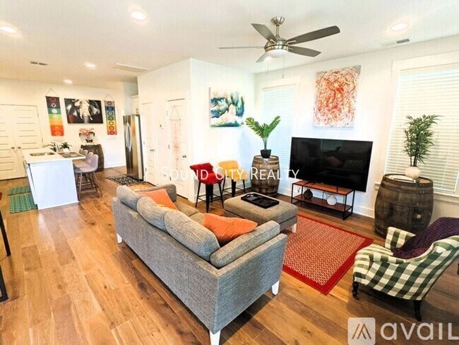 Building Photo - 806 Briar Cir