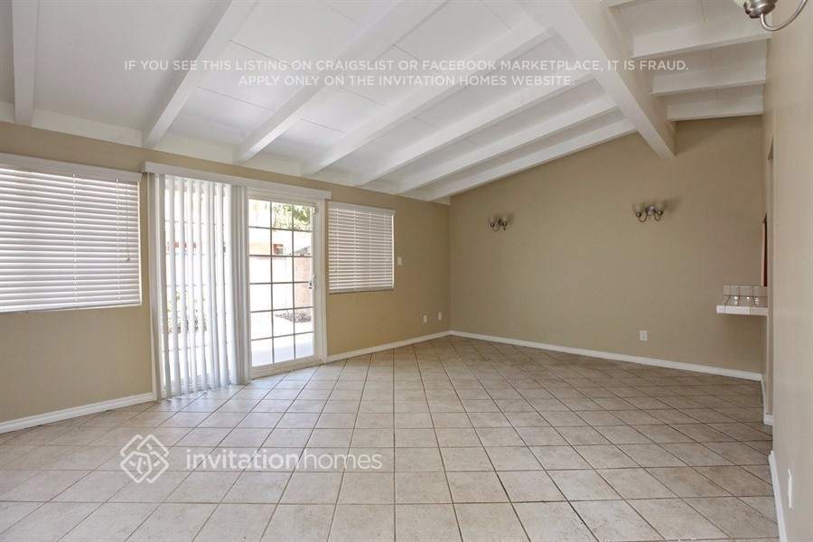 Building Photo - 8421 Flallon Ave