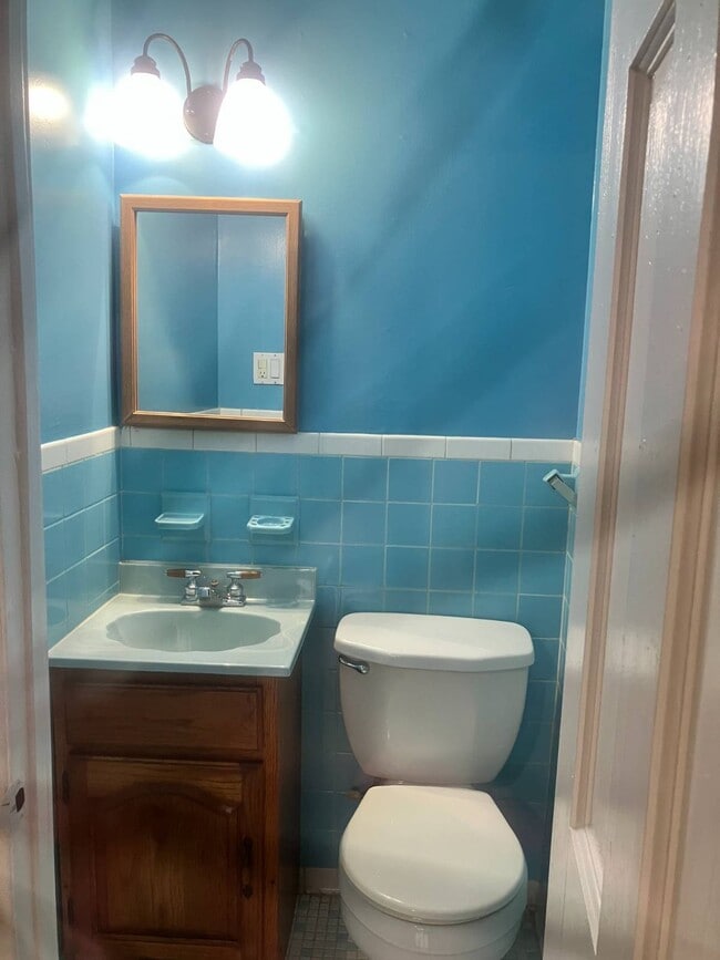 Building Photo - 973 E 85th St