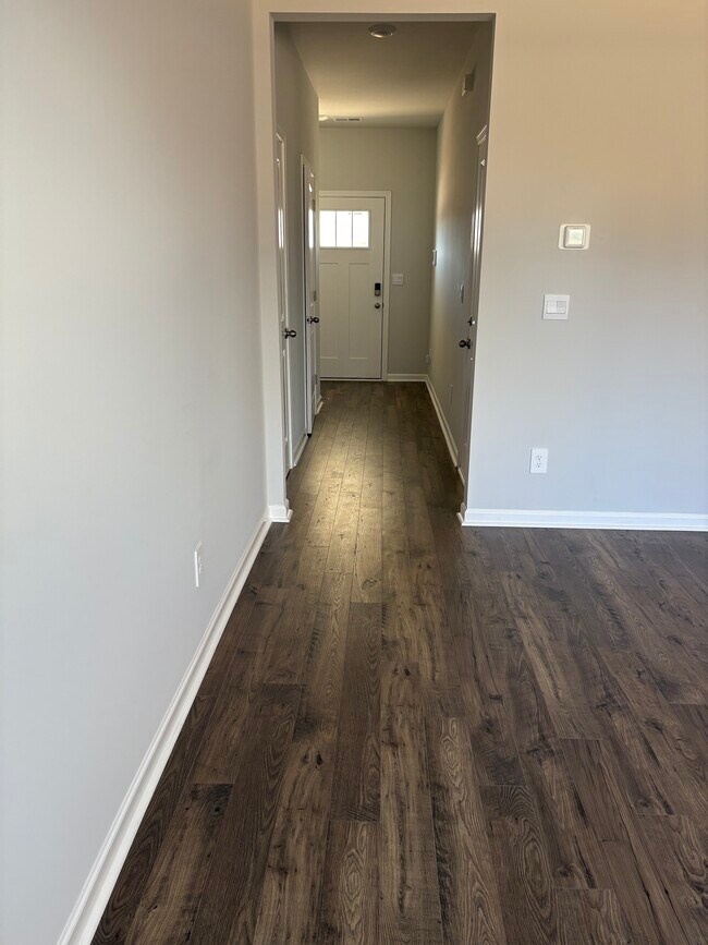 Building Photo - 4316 Oswin Dr