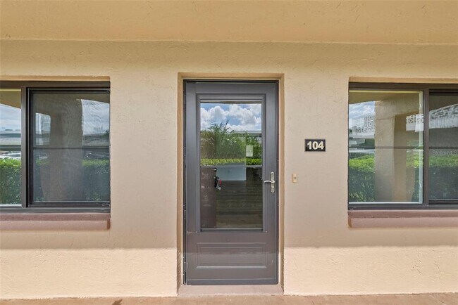 Building Photo - 4920 Locust St NE