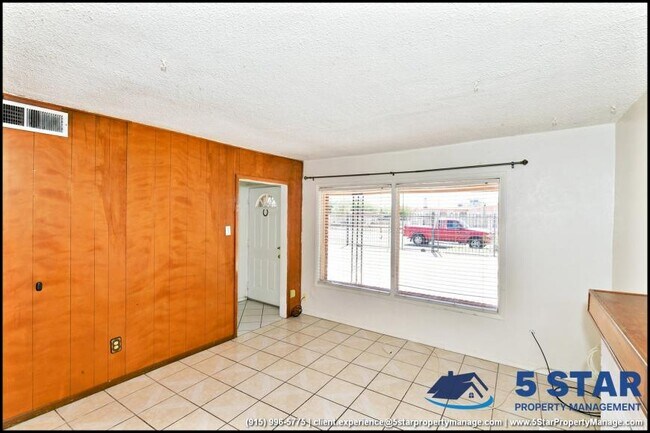 Building Photo - 3 bedroom in El Paso TX 79915