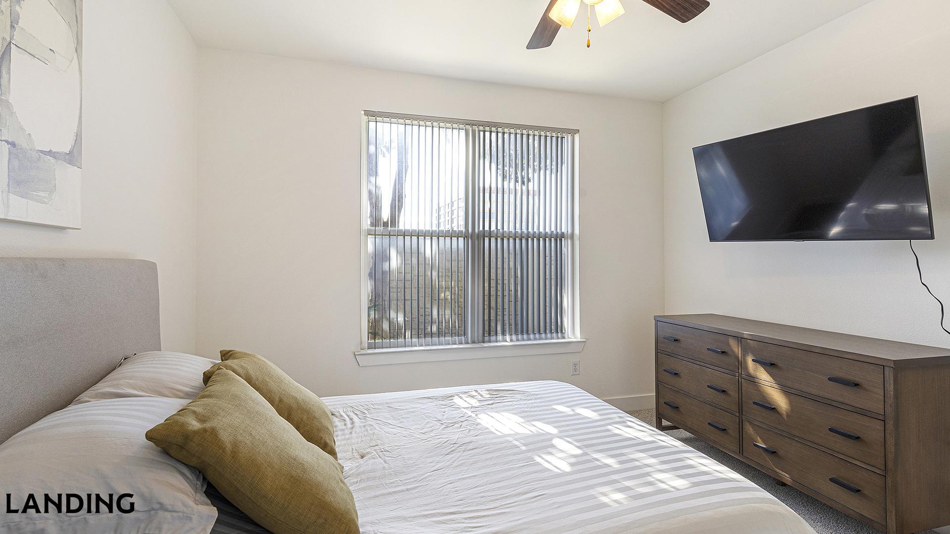 Building Photo - 7373 Valley View Ln