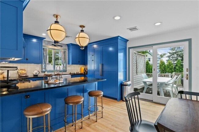 Building Photo - 1 Narragansett Ave