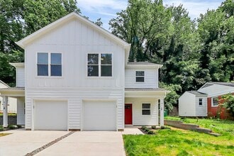 Building Photo - 915 Yellowstone Dr