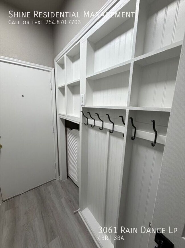 Building Photo - 3061 Rain Dance Loop