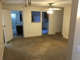 Family Room - 822 Bay Way