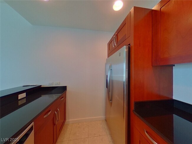 Building Photo - 4525 Dean Martin Dr