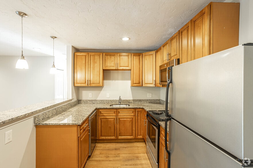 Primary Photo - Waltham Overlook