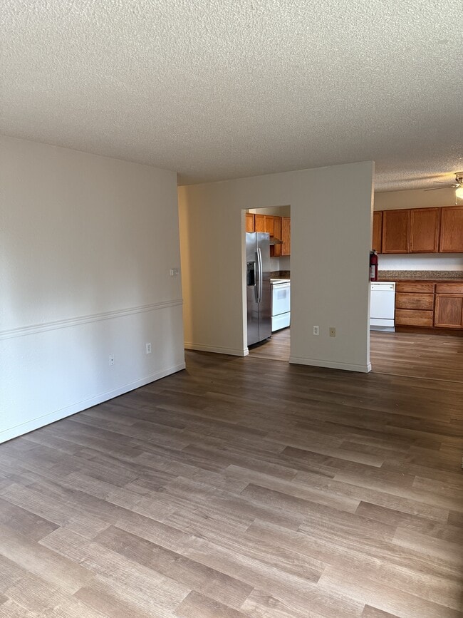 Building Photo - 100 B St