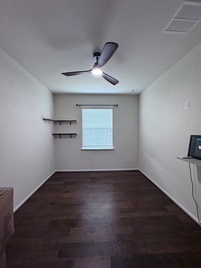 Building Photo - 2820 Pranzo Ln