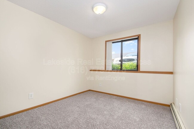 Building Photo - 2912 Earle Ave SW