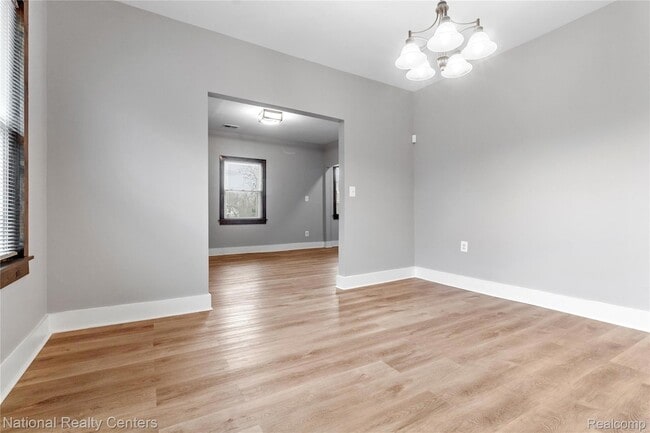 Building Photo - 767 Navahoe St
