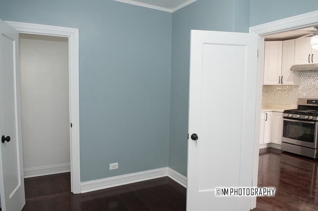 Building Photo - 2026 W McLean Ave