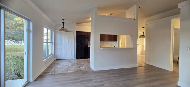 Building Photo - 3/2~ Siena Ridge ~ FRESHLY PAINTED and NEW...