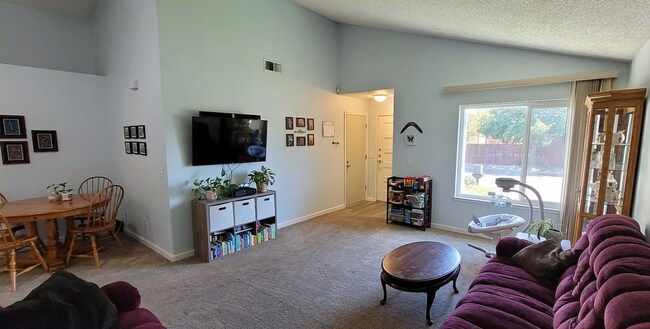 Building Photo - Beautifully Maintained Fairfield Home