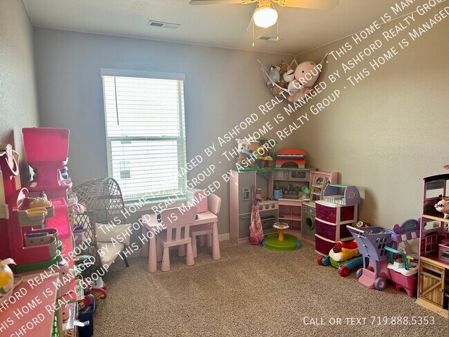 Building Photo - 10225 Castor Dr