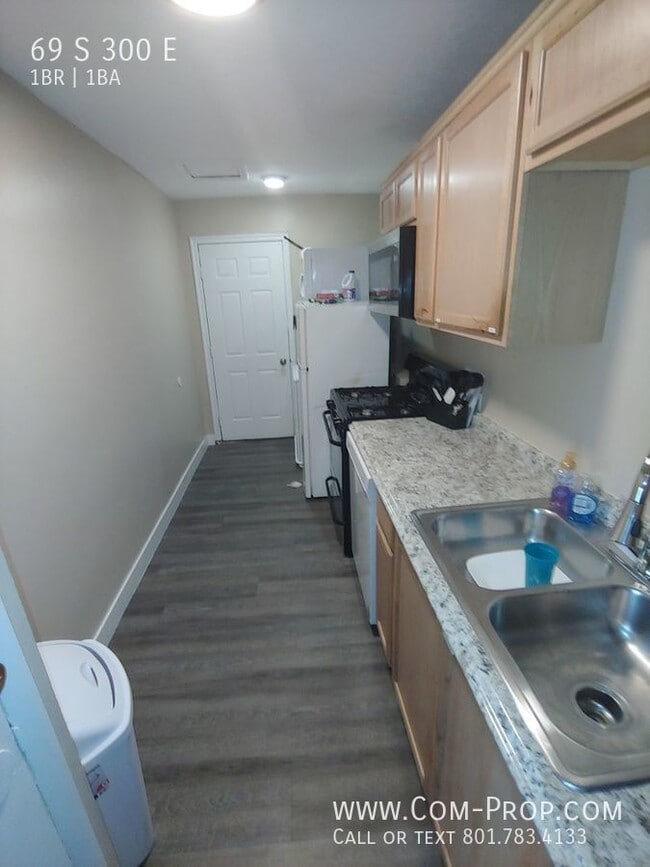 Building Photo - 69 E 300 S